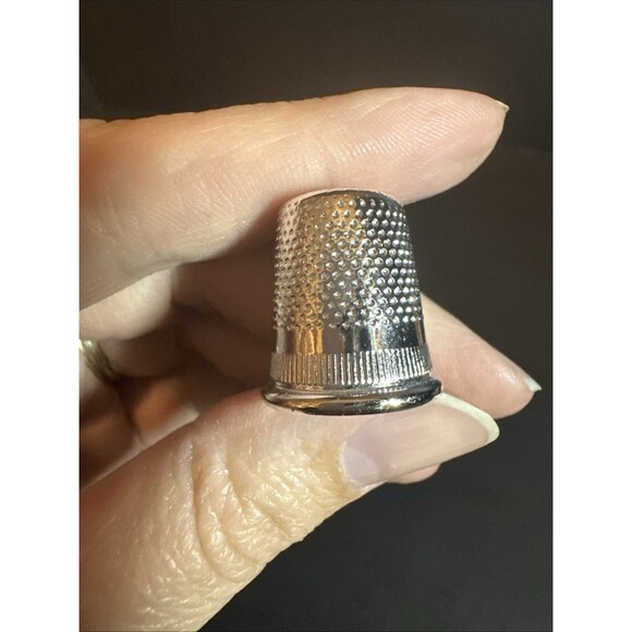Souvenir Silver Tone Thimble TWE  Atlanta, Georgia Skyline - Picture 3 of 6